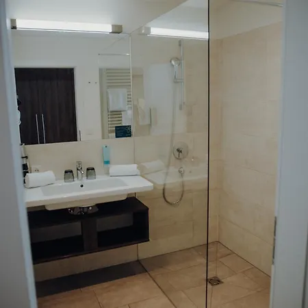 מלון Alpenhotel Kaiserfels 4*