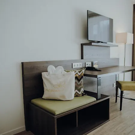 ホテル Alpenhotel Kaiserfels 4*