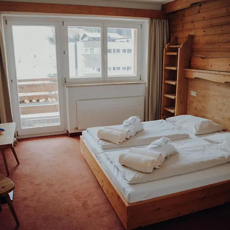 Alpenhotel Kaiserfels ホテル